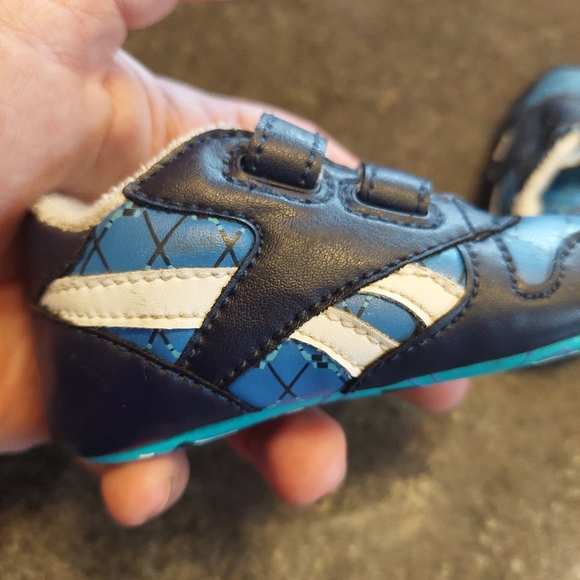 Reebok Baby Shoes Size 3 Velcro Blue Black White EUC - Picture 5 of 9